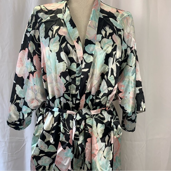 Vintage Floral Kimono Robe - Picture 3 of 8